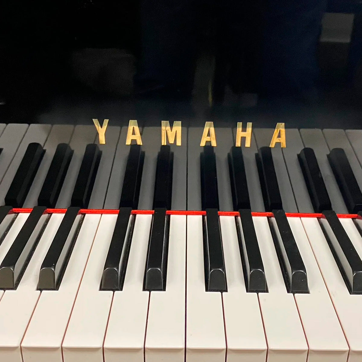 Piano De Cola Acústico YAMAHA GB1K 88 Teclas